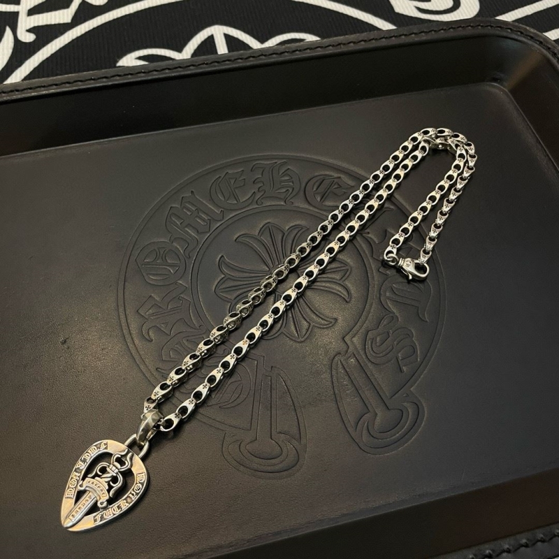 Ch*0me He**ts necklaces